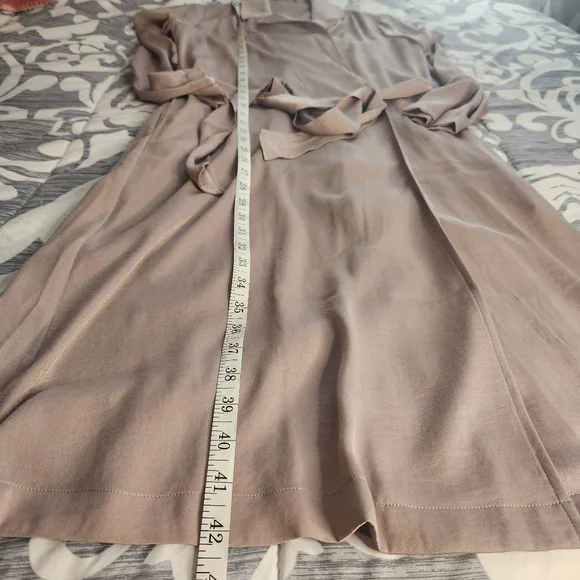 NWT Barefoot Dreams Washed Satin Notched Collar Robe Robes